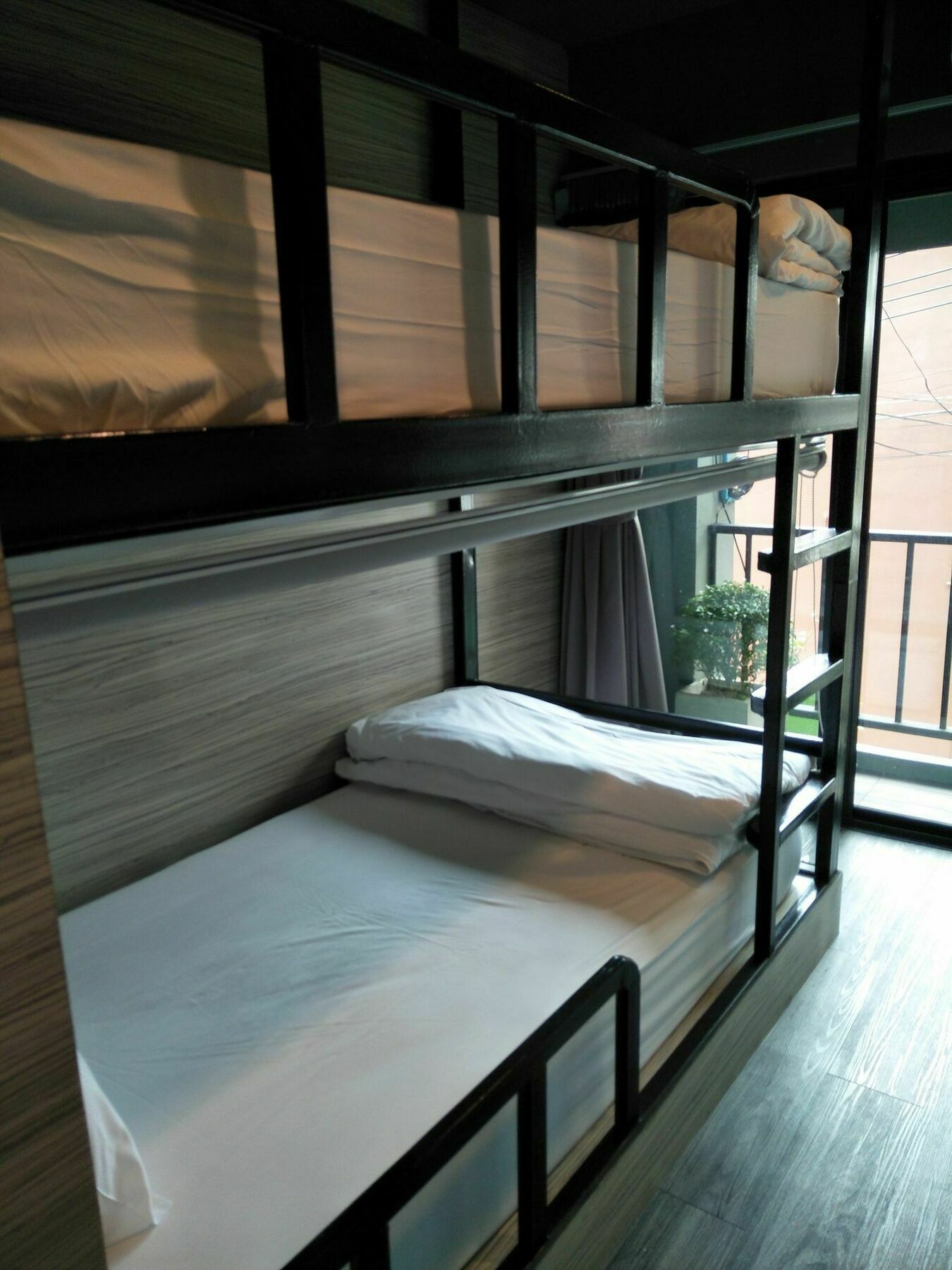 Badu Sukhumvit Dormitory Banguecoque Exterior foto