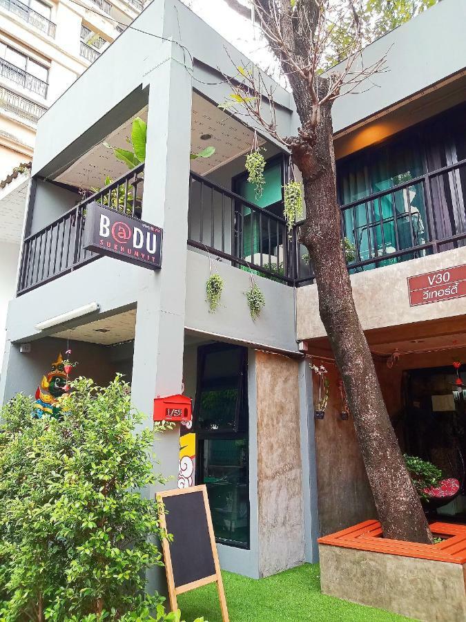 Badu Sukhumvit Dormitory Banguecoque Exterior foto